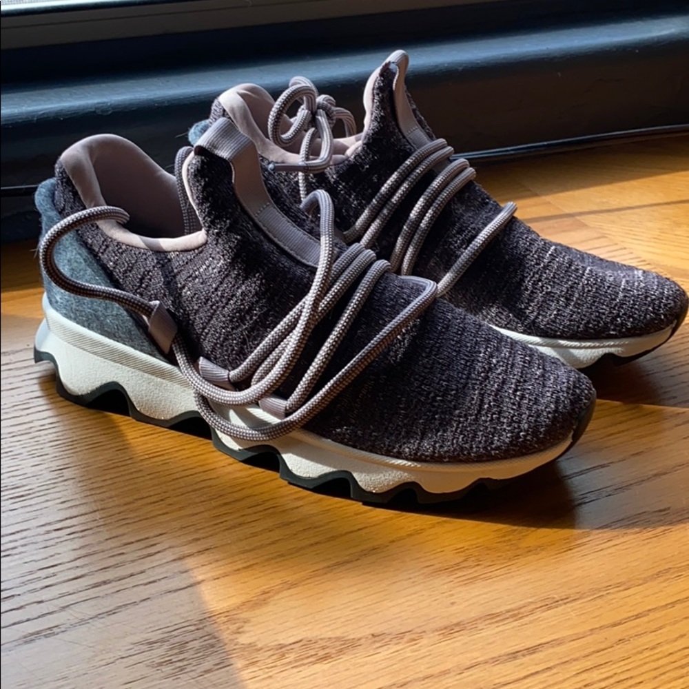New, Never Worn Sorel Kinetic Lace Sneaker Sz 6.5
